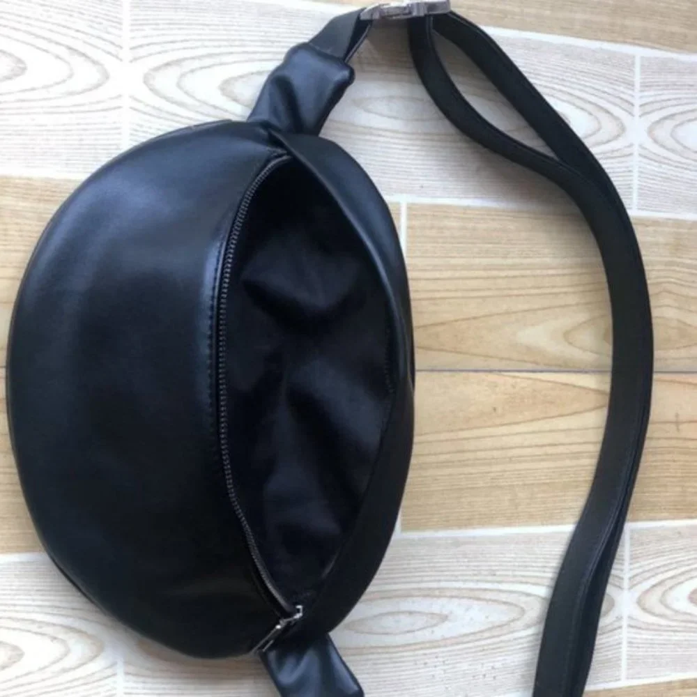 Minimalist Fanny Pack Black - Picture 6 of 6